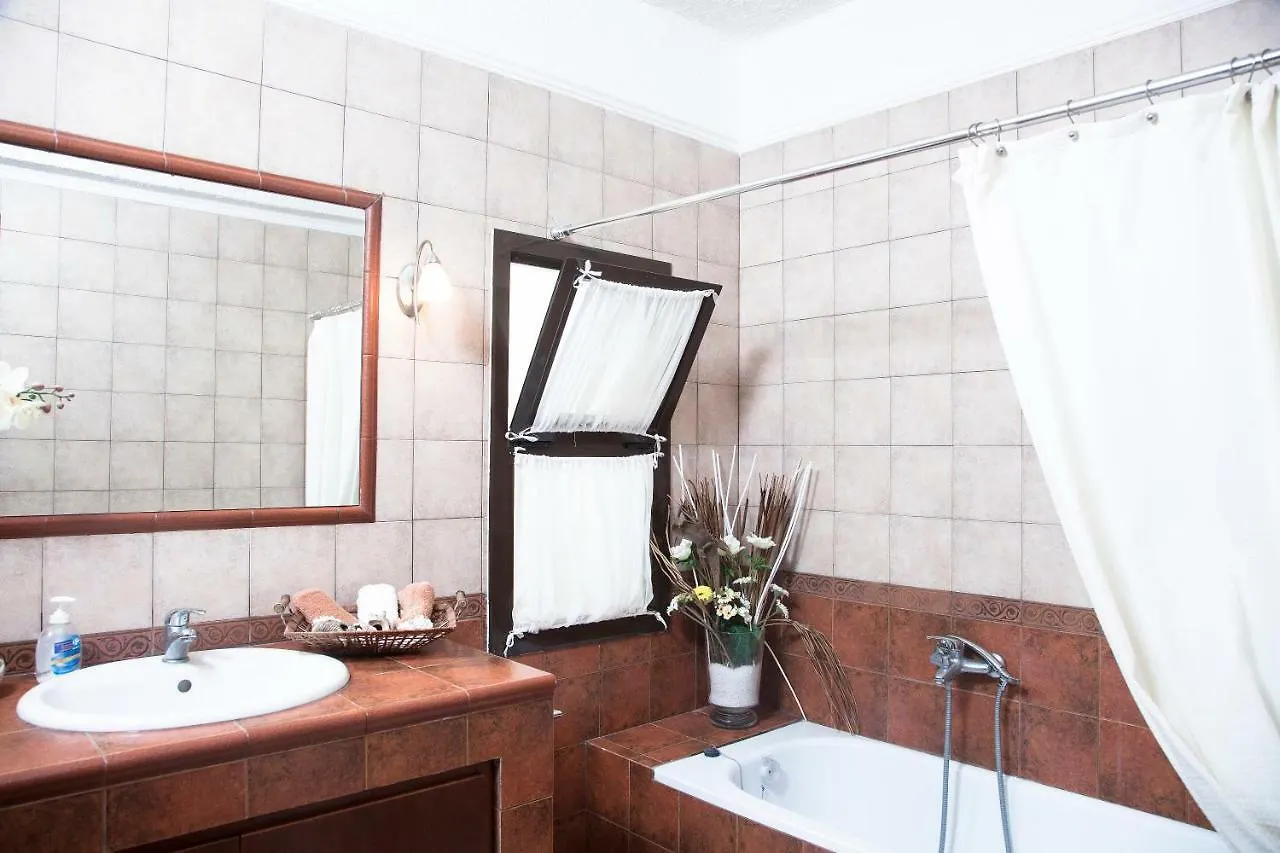 Elani Beautiful Villa シビリ